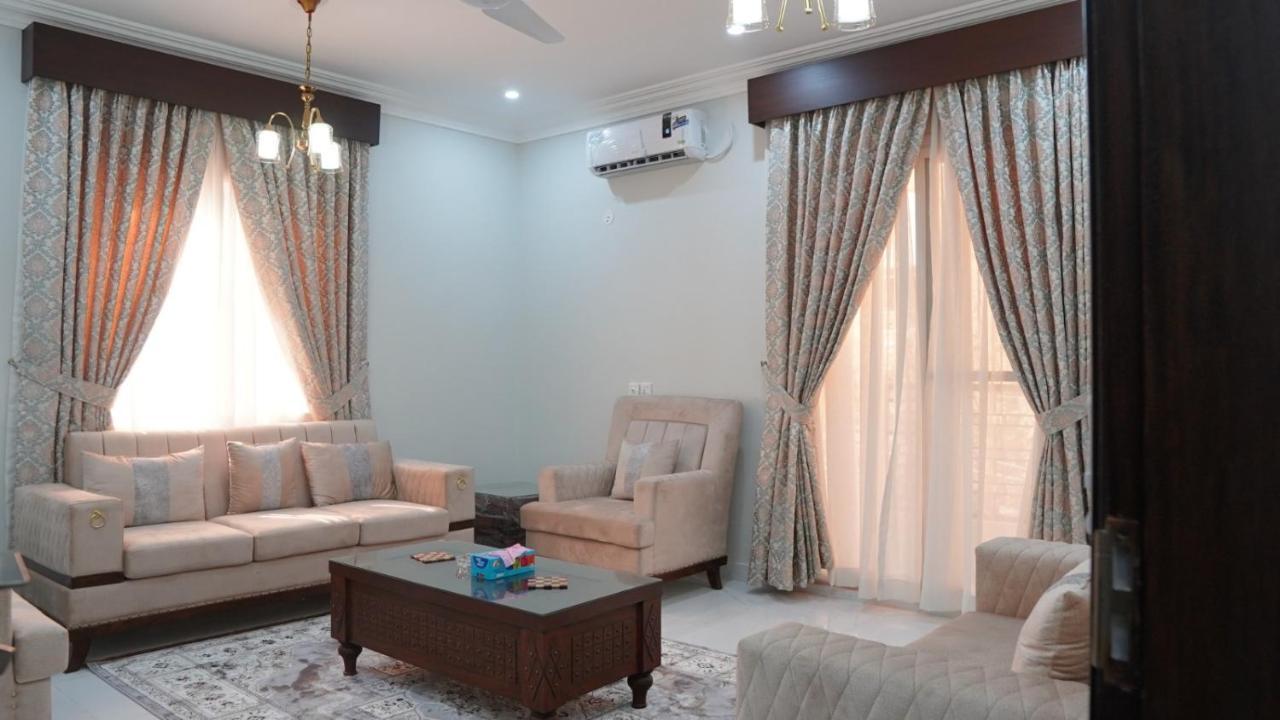 Al Rasheed Apartments Second Floor Apartment Karatschi Exterior foto