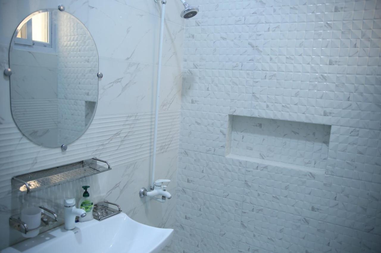 Al Rasheed Apartments Second Floor Apartment Karatschi Exterior foto