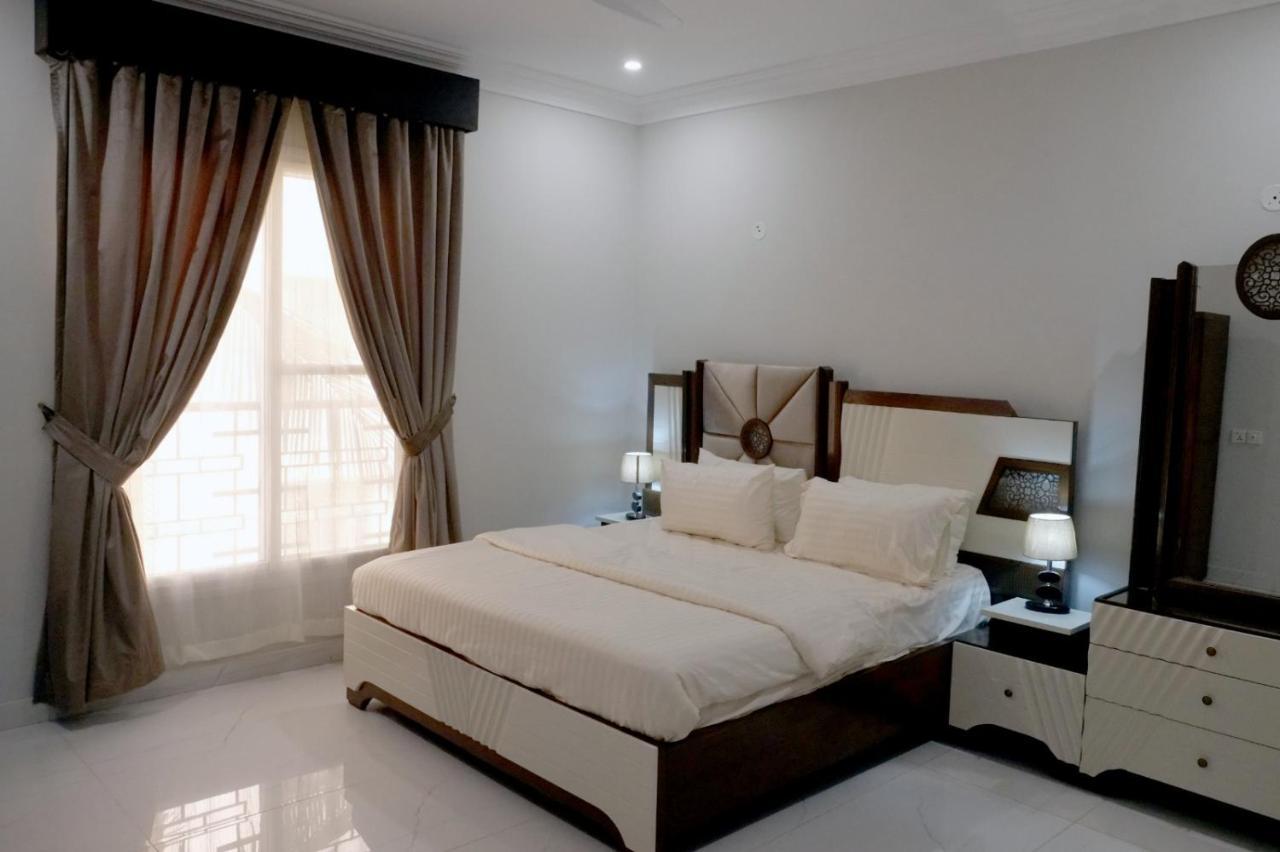 Al Rasheed Apartments Second Floor Apartment Karatschi Exterior foto