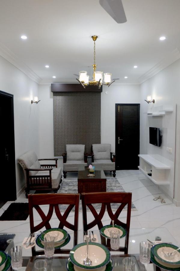 Al Rasheed Apartments Second Floor Apartment Karatschi Exterior foto