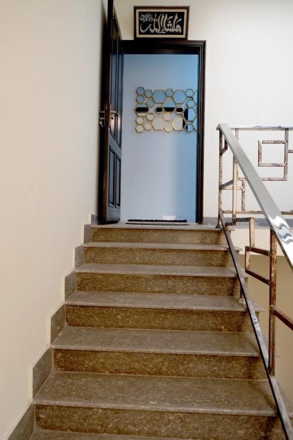 Al Rasheed Apartments Second Floor Apartment Karatschi Exterior foto